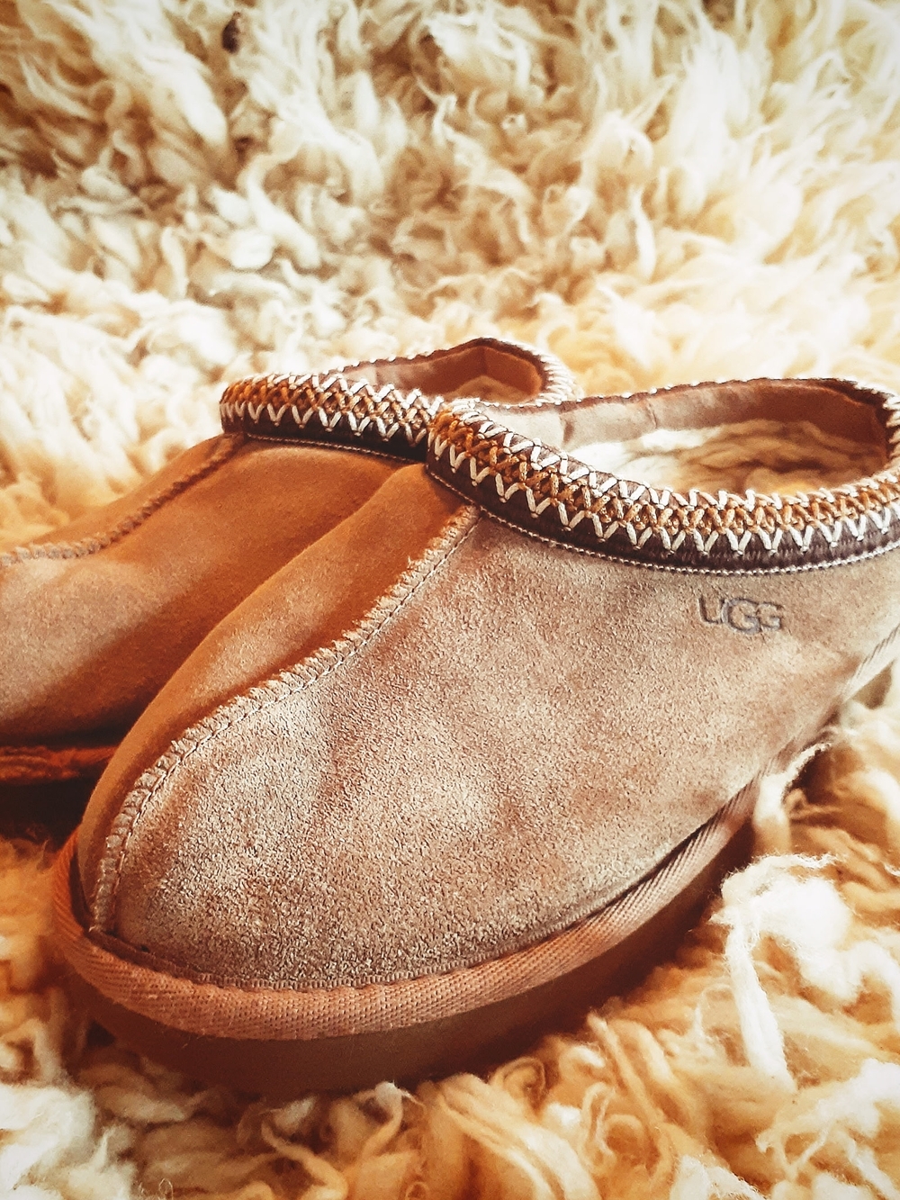 UGG Tasman Slip-On Size 6